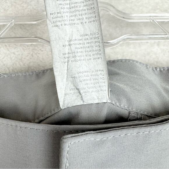 Fabletics The Only Short 8" In Shadow Grey Size M Athleisure Business Casual - Picture 16 of 16